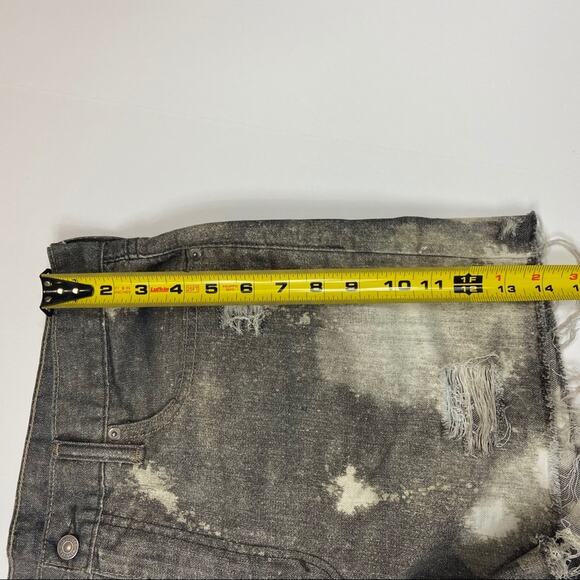 Levi’s 513 Cut Off Bleached Distressed Shorts - Picture 4 of 8